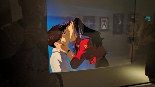 Misato besando a Shinji